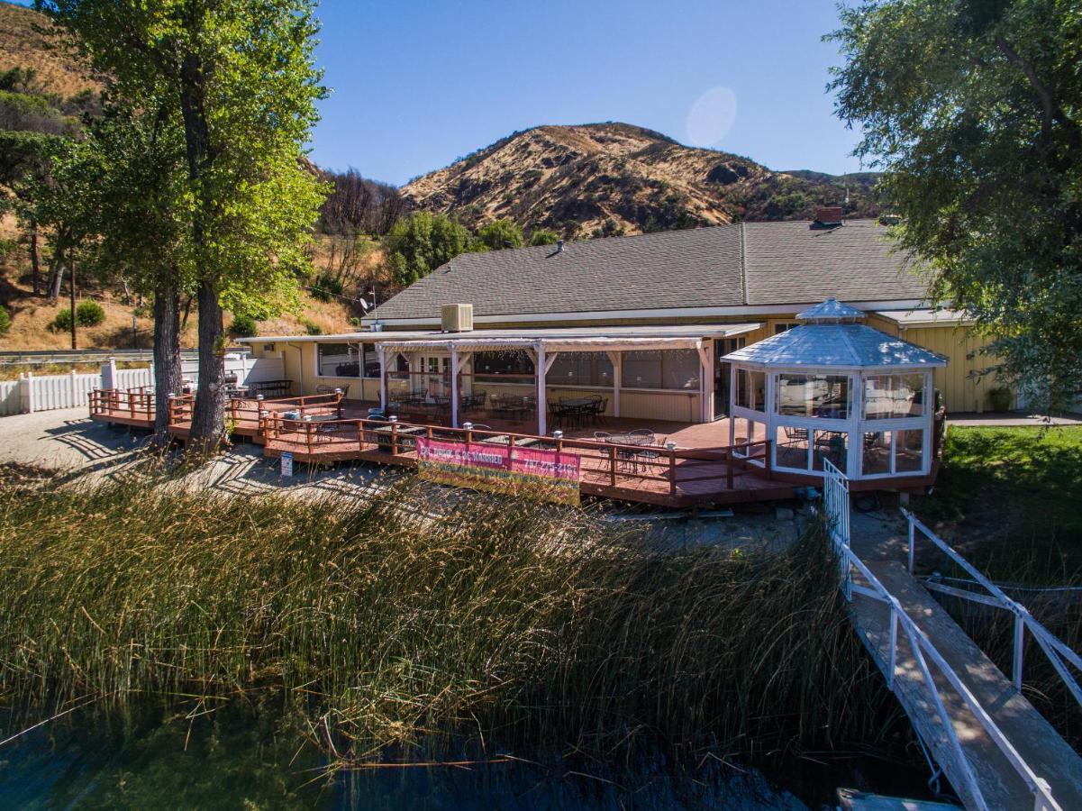 The Lodge At Blue Lakes Upper Lake Exterior foto